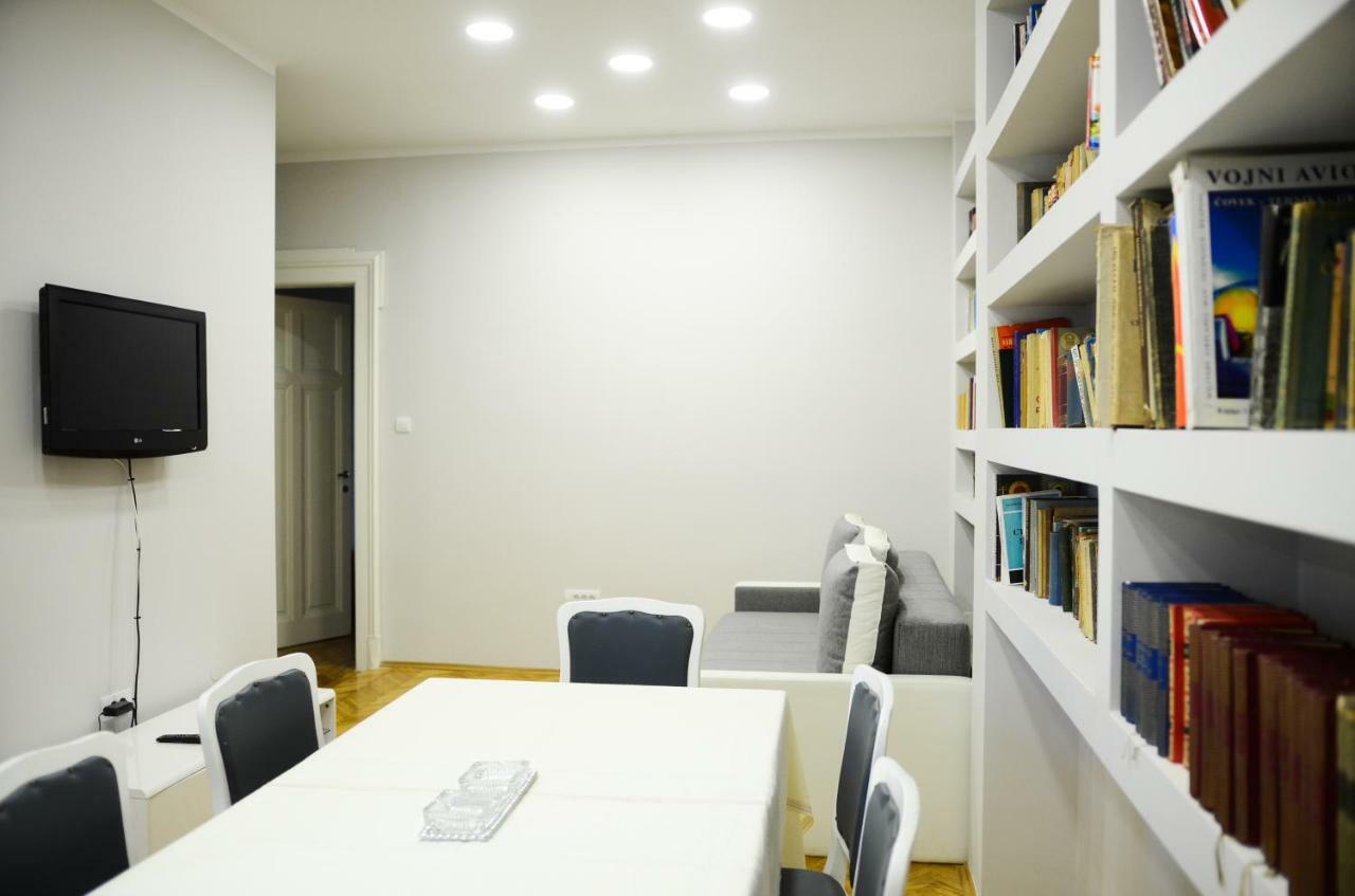 Downtown Apartment In Walk Zone With 3 Bedrooms And Garage نوفي ساد المظهر الخارجي الصورة