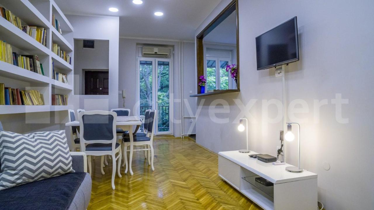 Downtown Apartment In Walk Zone With 3 Bedrooms And Garage نوفي ساد المظهر الخارجي الصورة