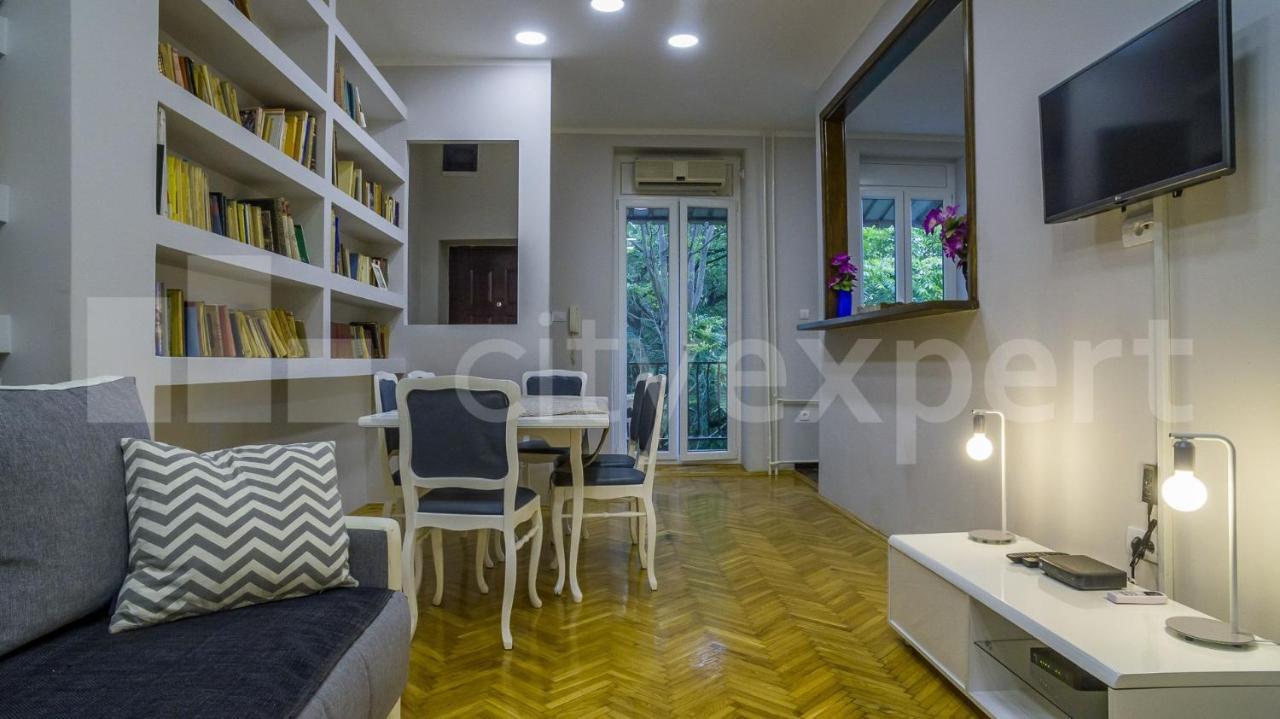 Downtown Apartment In Walk Zone With 3 Bedrooms And Garage نوفي ساد المظهر الخارجي الصورة